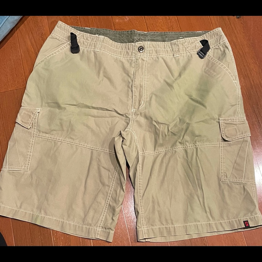 Men’s Alpine Design Adjustable Waist Khaki Cargo Short 38